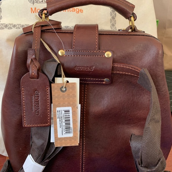 Convertible Doctor Backpack - Picture 3 of 7